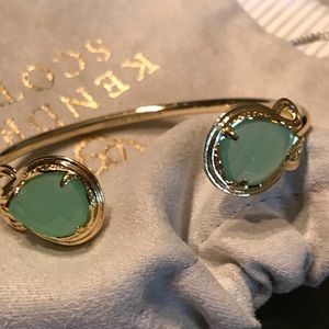 Kendra Scott Andy bracelet gold w Chalcedony